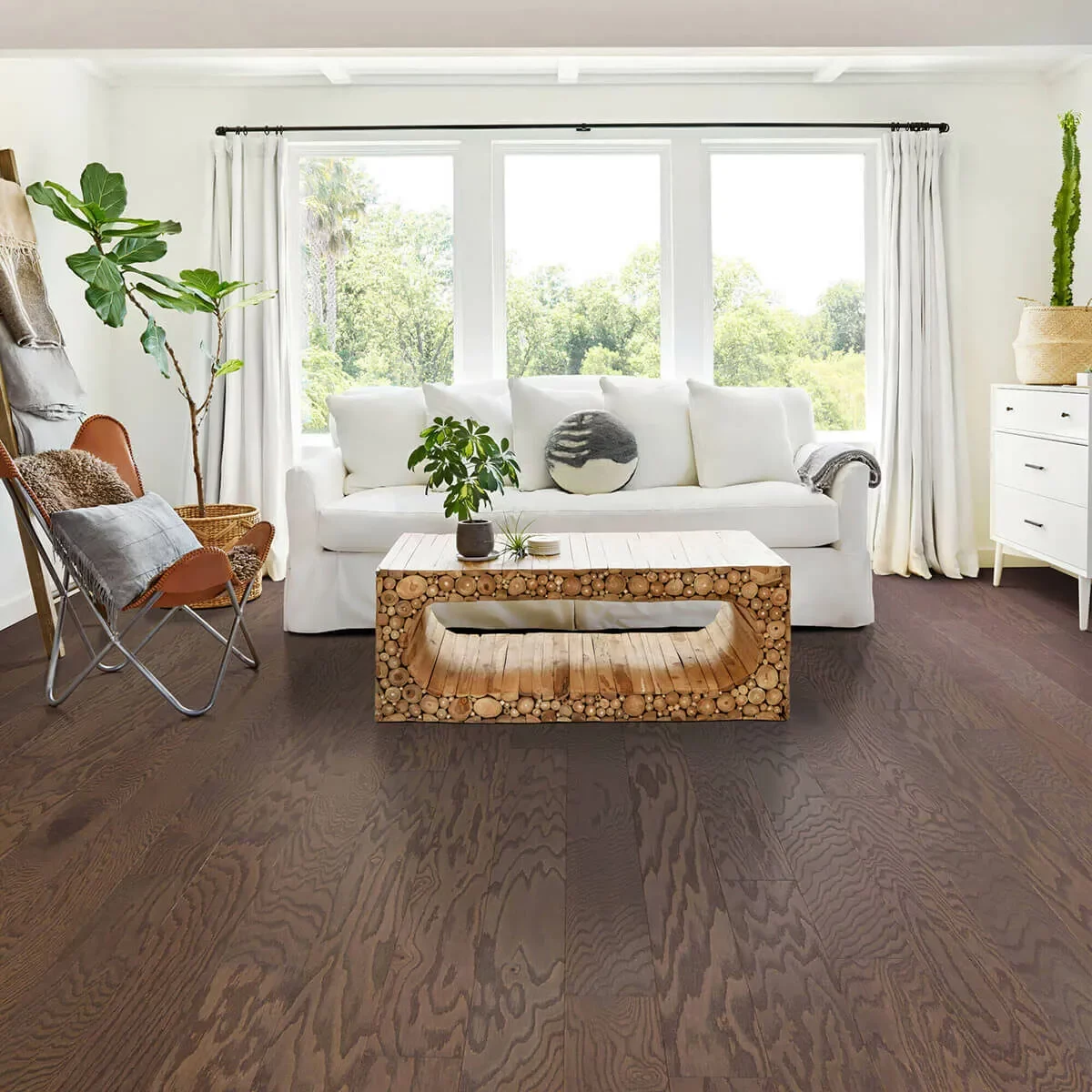Living room hardwood | Bob & Pete's Floors